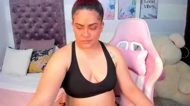 Image 7 of veronicaa_moon Stream on Chaturbate on 19 months ago
