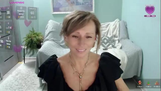 Image 3 of veronicagilbert Stream on Chaturbate on 20 days ago