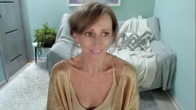 Image 10 of veronicagilbert Stream on Chaturbate on 2 days ago