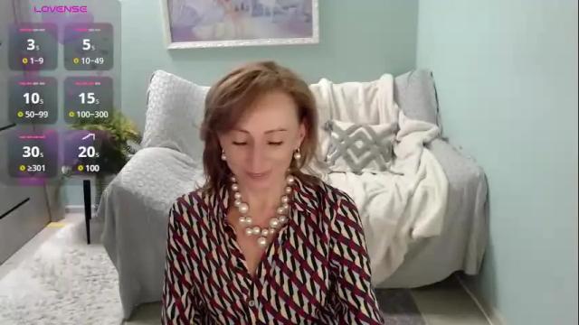 Image 3 of veronicagilbert Stream on Chaturbate on 2 months ago