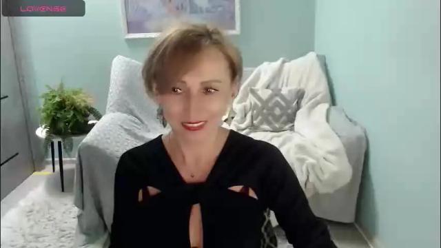 Image 2 of veronicagilbert Stream on Chaturbate on 1 month ago
