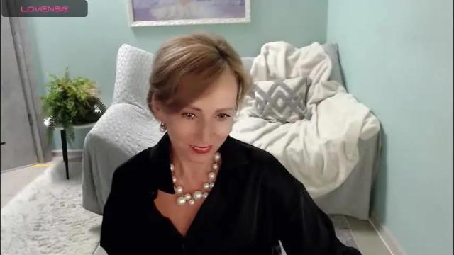 Image 3 of veronicagilbert Stream on Chaturbate on 29 days ago