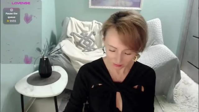 Image 3 of veronicagilbert Stream on Chaturbate on 18 hours ago