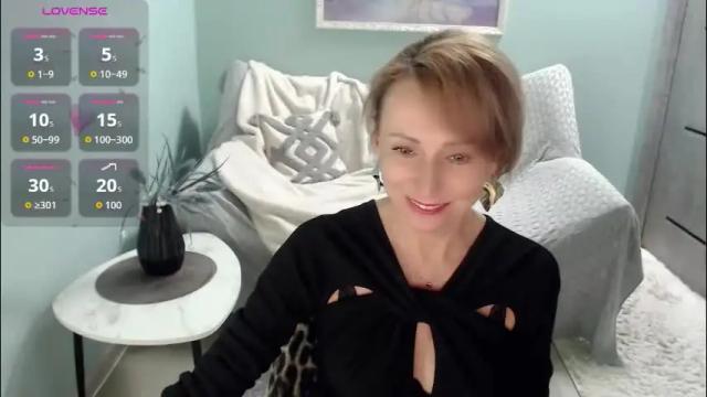 Image 4 of veronicagilbert Stream on Chaturbate on 18 hours ago