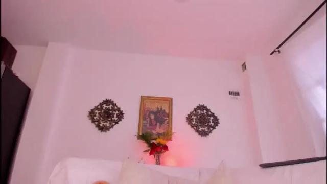 Image 2 of veronicagilss Stream on Chaturbate on 2 months ago