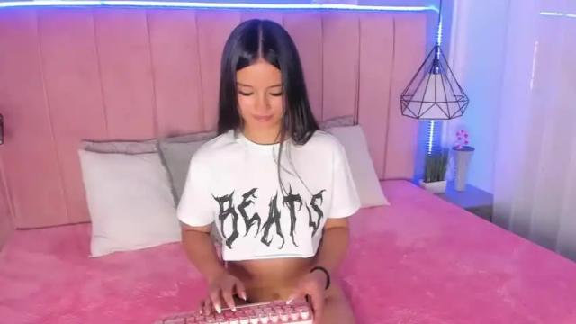 Image 12 of veronicamartin_ Stream on Chaturbate on 12 months ago