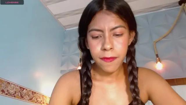 Image 12 of veronicarobles Stream on Chaturbate on 12 months ago