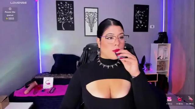 Image 12 of veronika_metalstar Stream on Chaturbate on 1 month ago