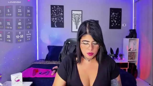 Image 2 of veronika_metalstar Stream on Chaturbate on 22 days ago