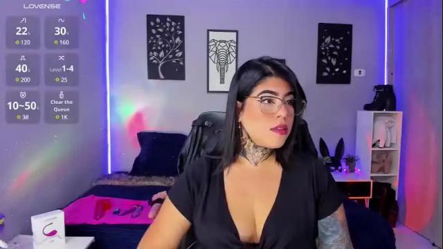Image 3 of veronika_metalstar Stream on Chaturbate on 22 days ago