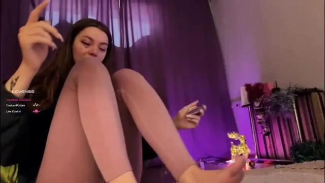 Image 7 of veronikaav Stream on Chaturbate on 14 days ago