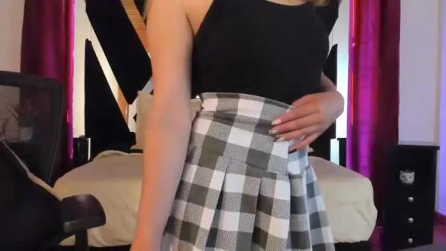 Image 11 of veroniquepetite Stream on Chaturbate on 17 months ago