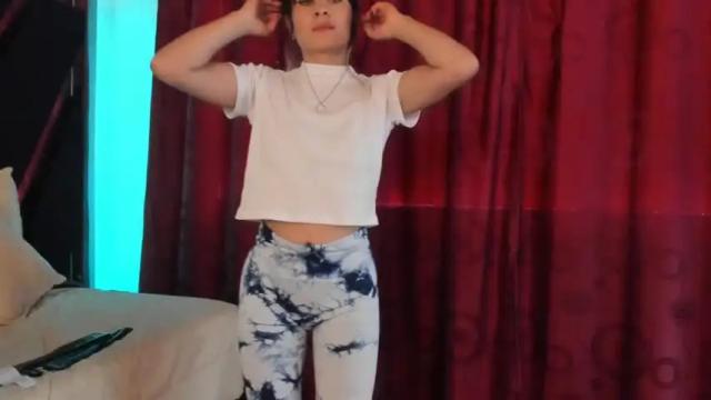 Image 8 of veroniquepetite Stream on Chaturbate on 16 months ago