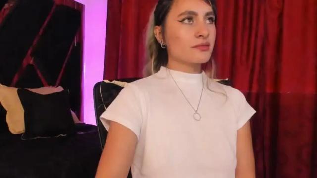 Image 6 of veroniquepetite Stream on Chaturbate on 15 months ago