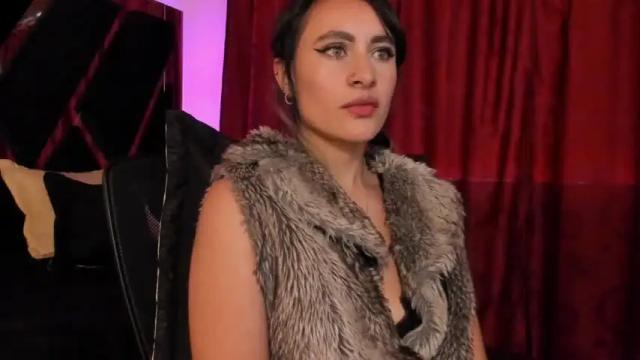 Image 8 of veroniquepetite Stream on Chaturbate on 15 months ago