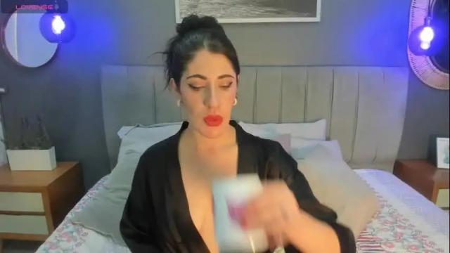Image 12 of veronnica_fox Stream on Chaturbate on 6 days ago