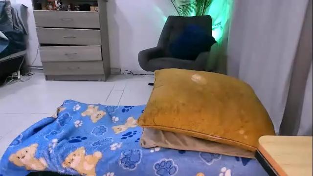 Image 3 of veronnika_hill Stream on Chaturbate on 22 days ago