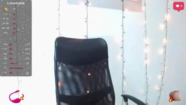 Image 8 of veroo_18 Stream on Chaturbate on 19 months ago