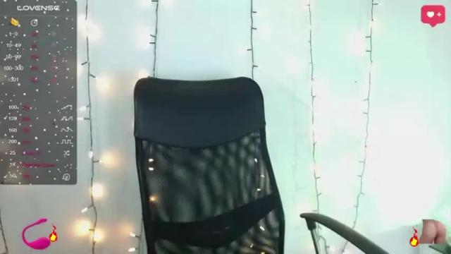 Image 11 of veroo_18 Stream on Chaturbate on 19 months ago