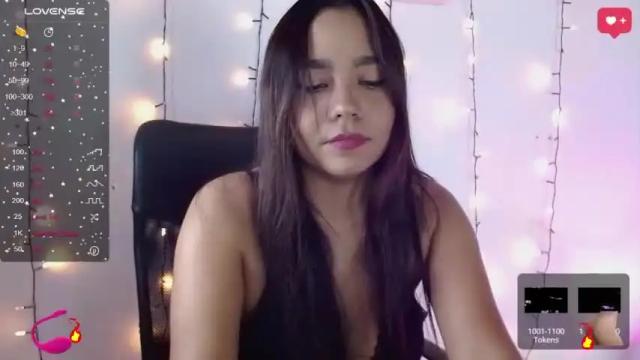 Image 3 of veroo_18 Stream on Chaturbate on 19 months ago