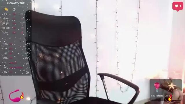 Image 12 of veroo_18 Stream on Chaturbate on 18 months ago