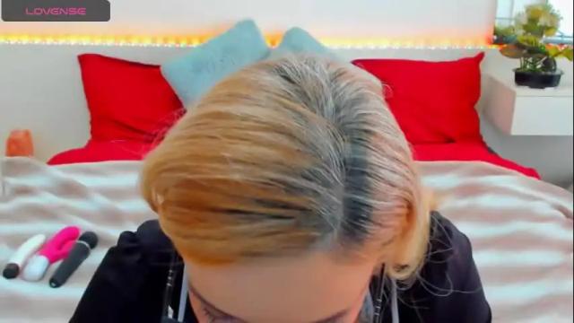 Image 10 of verrasweet4u Stream on Chaturbate on 1 month ago