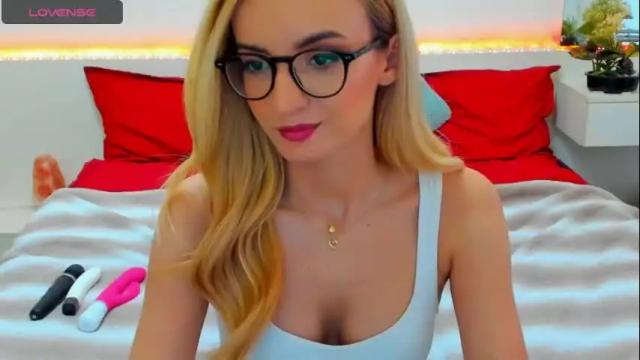 Image 4 of verrasweet4u Stream on Chaturbate on 1 month ago