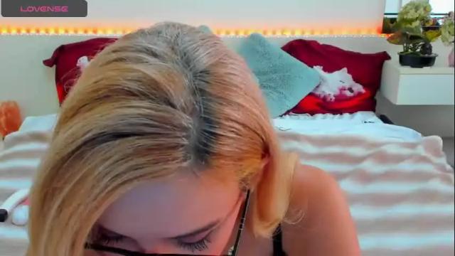 Image 10 of verrasweet4u Stream on Chaturbate on 2 days ago