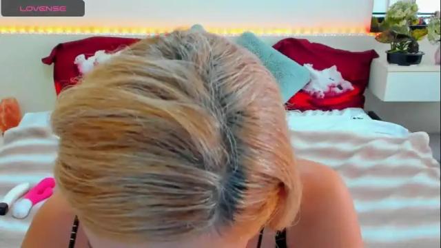 Image 11 of verrasweet4u Stream on Chaturbate on 2 days ago