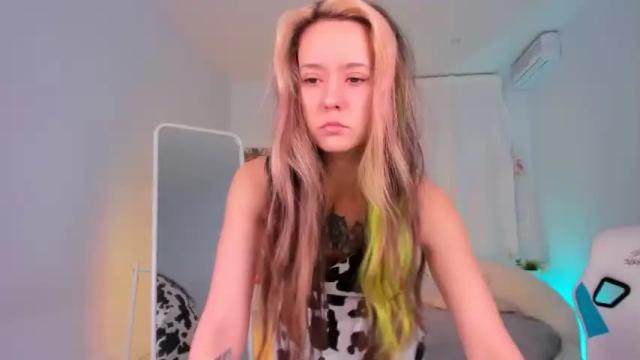 Image 2 of verykristy Stream on Chaturbate on 20 months ago