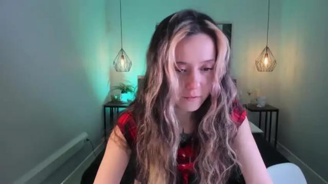 Image 7 of verykristy Stream on Chaturbate on 19 months ago