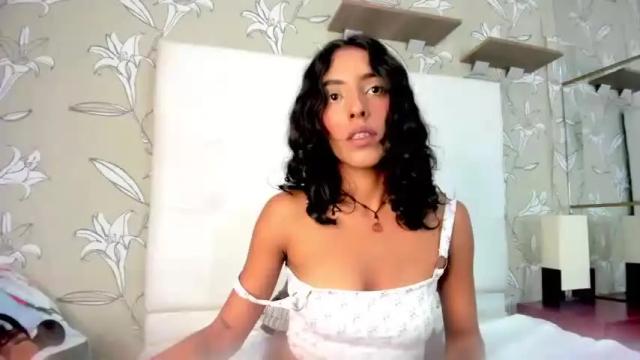 Image 3 of vianka_miller Stream on Chaturbate on 16 months ago