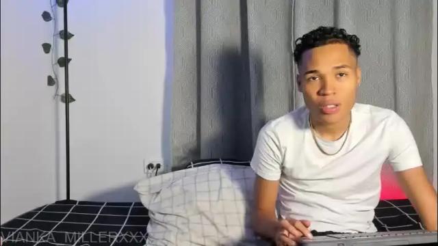 Image 2 of vianka_millerxxx Stream on Chaturbate on 2 months ago