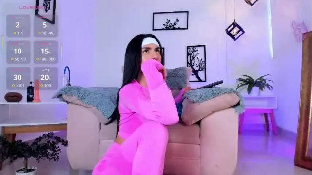 Image 2 of viannca__ Stream on Chaturbate on 14 days ago