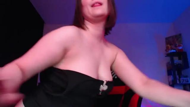 Image 3 of viarikalambert Stream on Chaturbate on 15 months ago