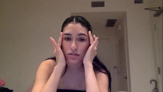 Image 12 of vibingwithchloe Stream on Chaturbate on 7 months ago