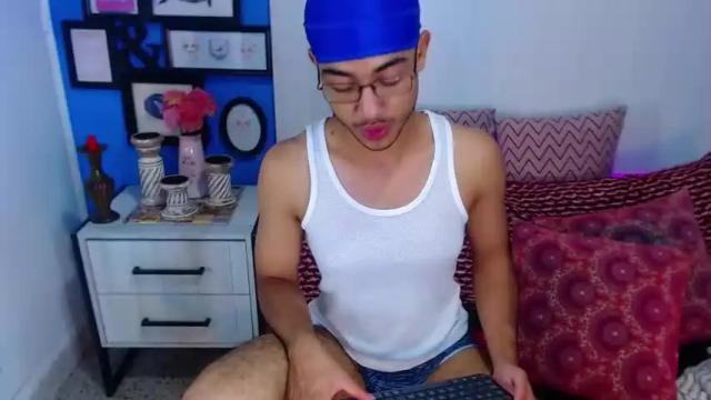 Image 3 of vicente_mendoza Stream on Chaturbate on 12 months ago