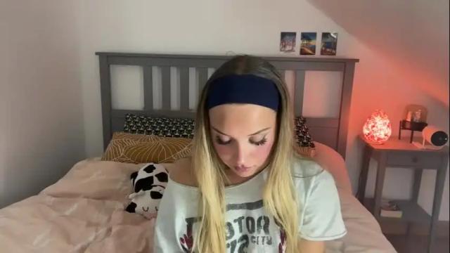 Image 11 of vicidreamm Stream on Chaturbate on 1 month ago