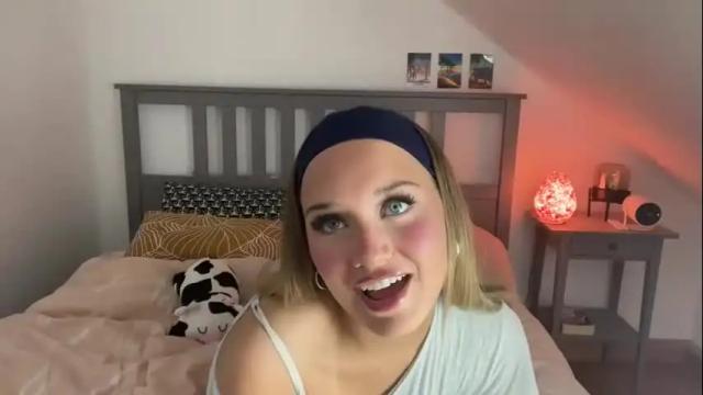 Image 6 of vicidreamm Stream on Chaturbate on 1 month ago