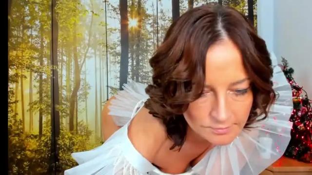 Image 12 of viciousqueen Stream on Chaturbate on 17 days ago