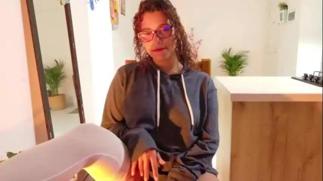 Image 3 of vicky_crazy Stream on Chaturbate on 1 month ago