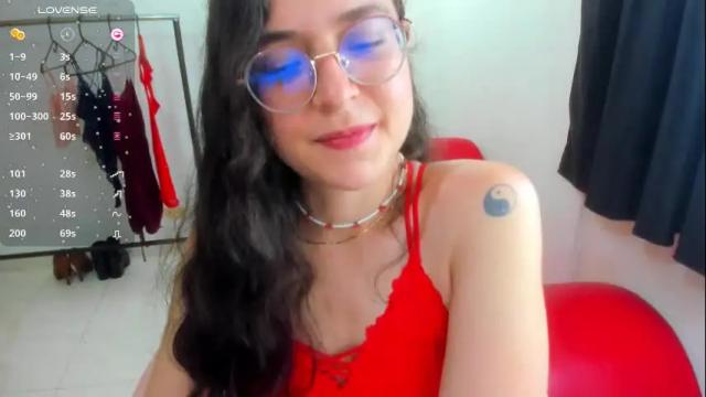 Image 3 of vicky_cristinax Stream on Chaturbate on 1 month ago