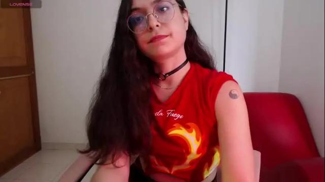 Image 2 of vicky_cristinax Stream on Chaturbate on 27 days ago