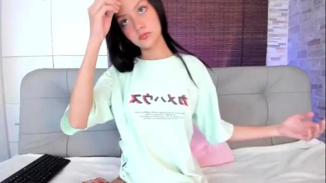 Image 4 of vicky_kittyy Stream on Chaturbate on 4 months ago