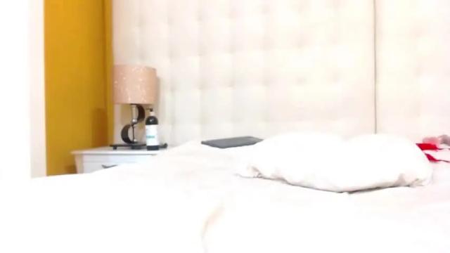Image 12 of vicky_laurenz Stream on Chaturbate on 16 months ago