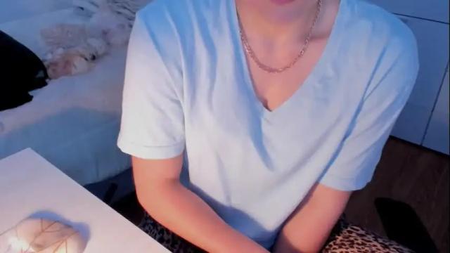 Image 12 of vicky_legal Stream on Chaturbate on 3 months ago