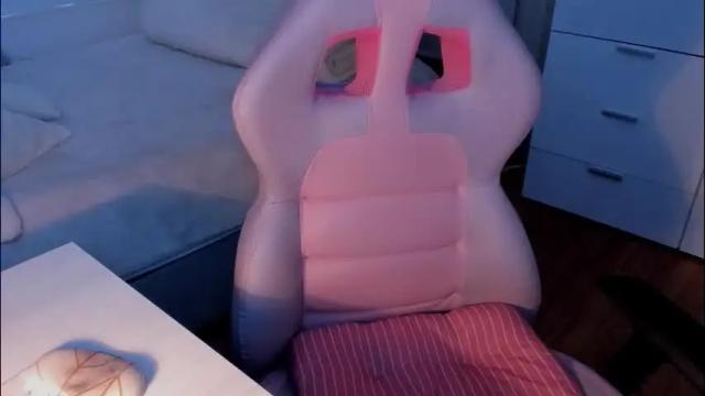 Image 10 of vicky_legal Stream on Chaturbate on 2 months ago