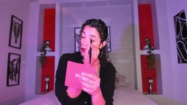 Image 12 of vicky_rojas Stream on Chaturbate on 13 months ago