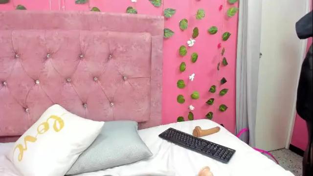 Image 4 of vickybrasho Stream on Chaturbate on 8 days ago