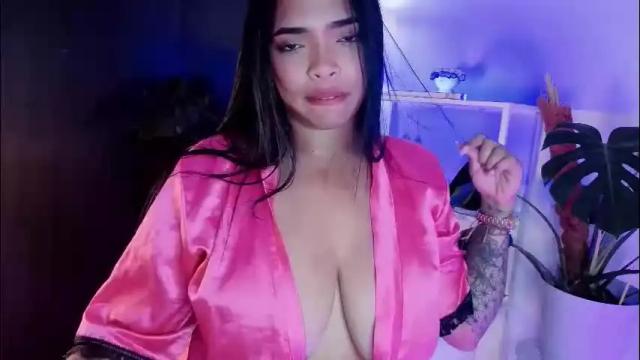 Image 3 of vickygrey1 Stream on Chaturbate on 13 days ago